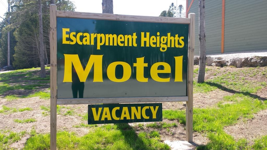 Escarpment Heights Motel Tobermory Exteriér fotografie